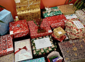 Dary od naszych uczniów dla mieszkańców DPS-u